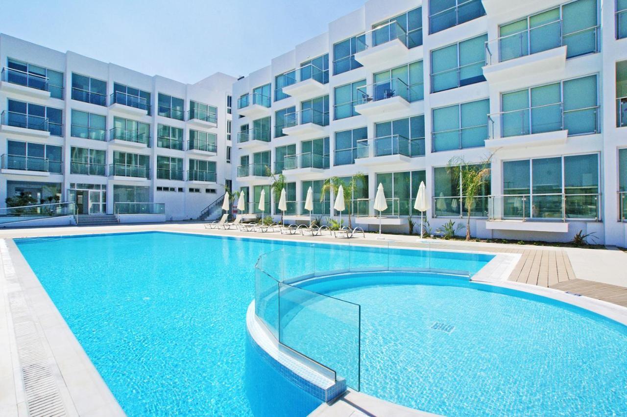 Meryl - Coralli Beachfront Apartment โปรทาราส ภายนอก รูปภาพ