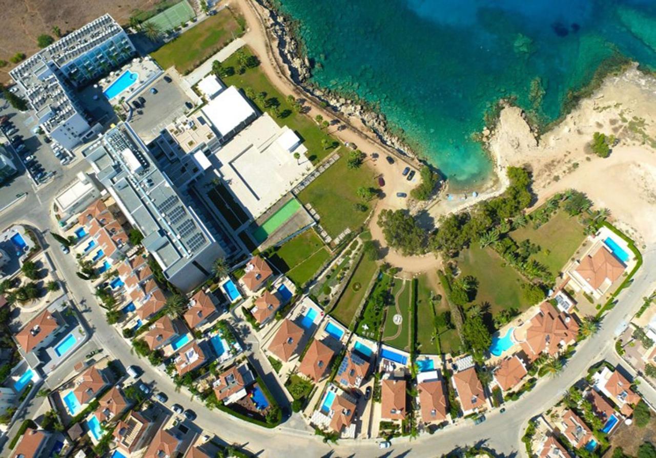 Meryl - Coralli Beachfront Apartment โปรทาราส ภายนอก รูปภาพ
