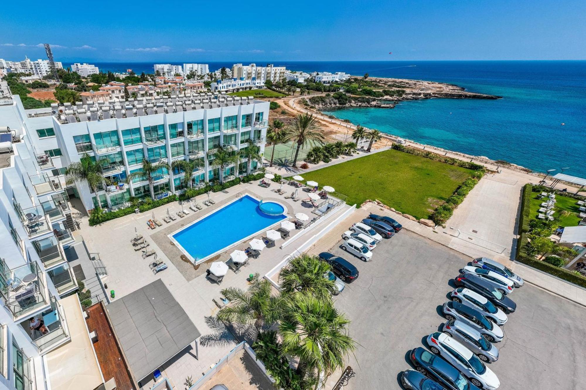 Meryl - Coralli Beachfront Apartment โปรทาราส ภายนอก รูปภาพ