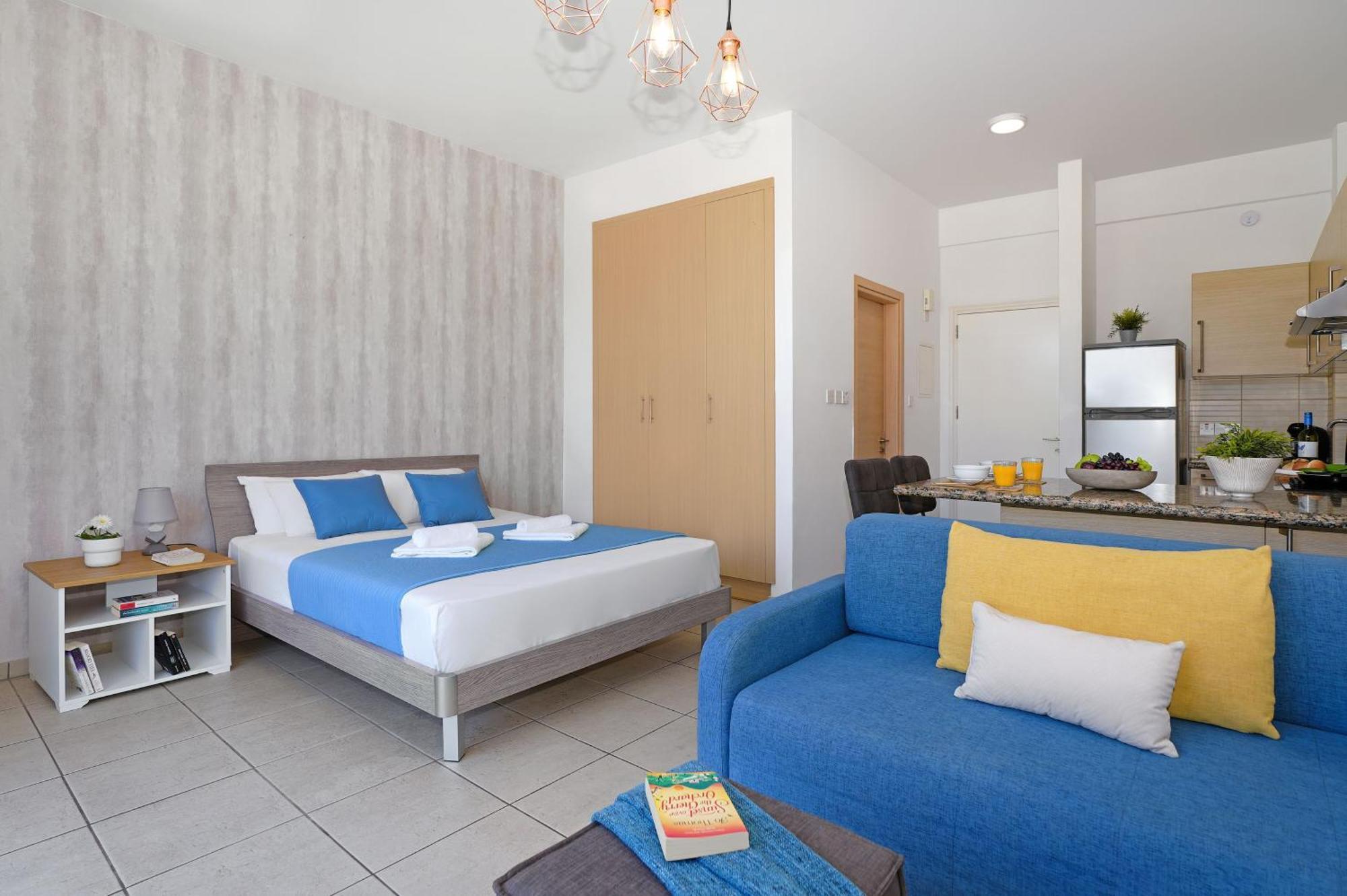 Meryl - Coralli Beachfront Apartment โปรทาราส ภายนอก รูปภาพ